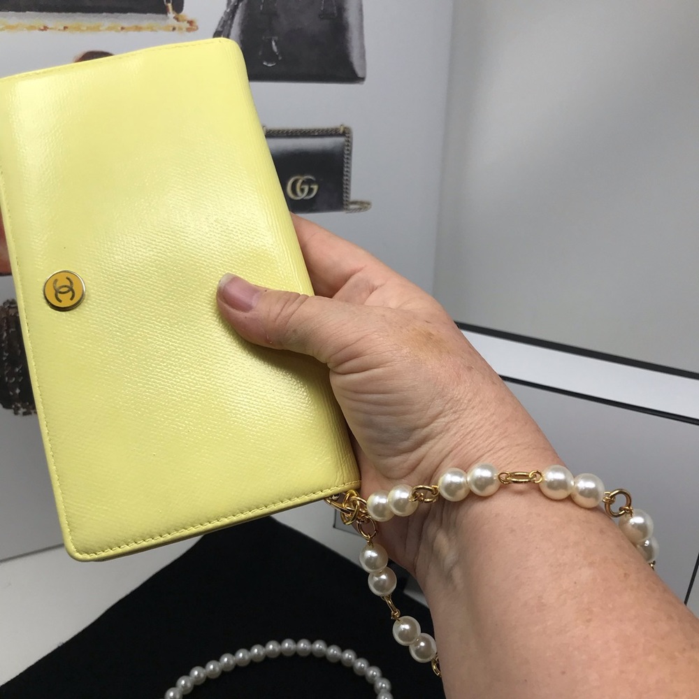 Chanel Bifold Wallet & Optional Crossbody bag - Picture 10 of 16